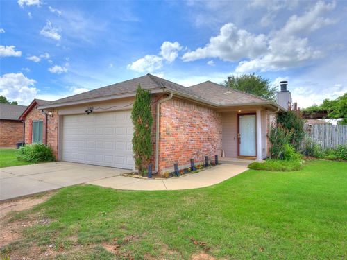 12413 Nw 3rd St, Yukon, OK, 73099-6403 | Card Image