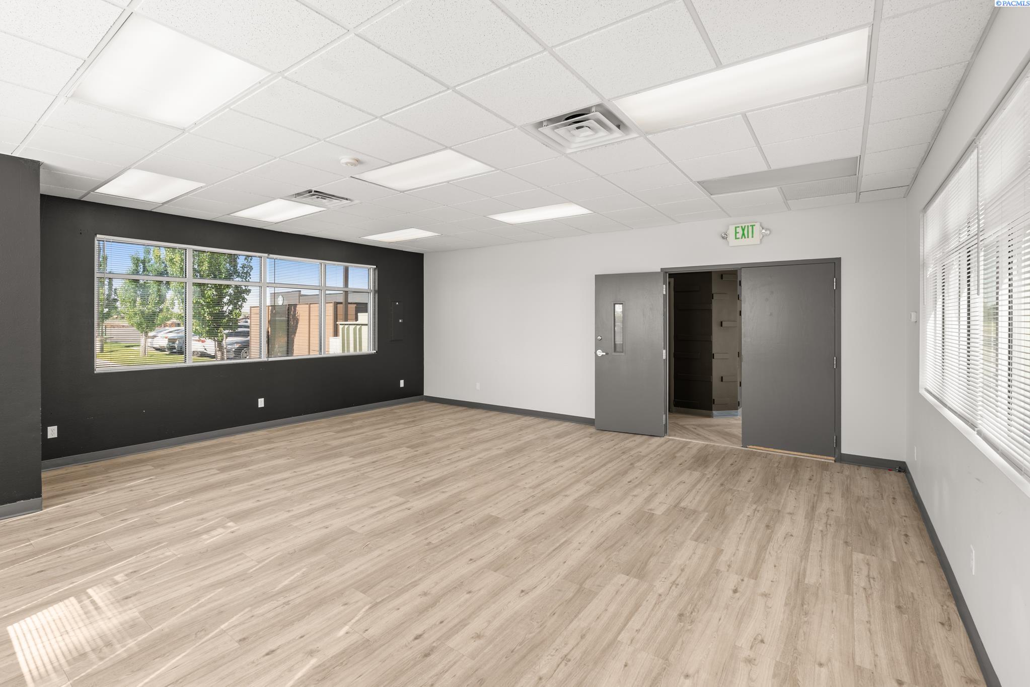 Commercial Sale in Sunnyside 5