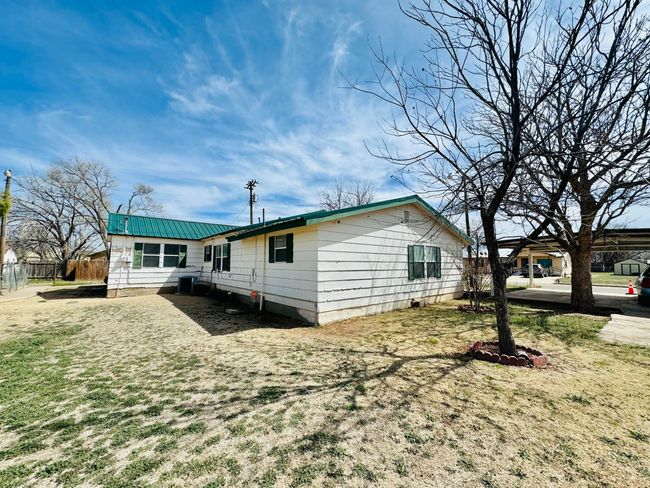 108 W 2 Nd St, House other with 3 bedrooms, 2 bathrooms and null parking in Hale Center TX | Image 23