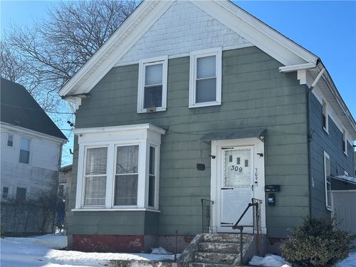 309 Station St, Cranston, RI, 02910-1317 | Card Image