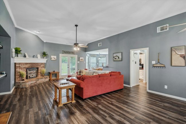 Welcome inside this well maintained home | Image 6