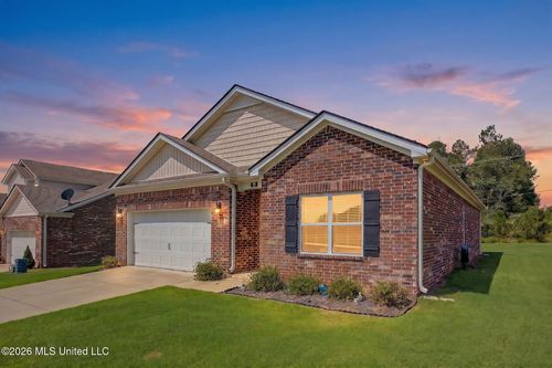 99 Twin Lakes Dr, Byhalia, MS, 38611-1083 | Card Image