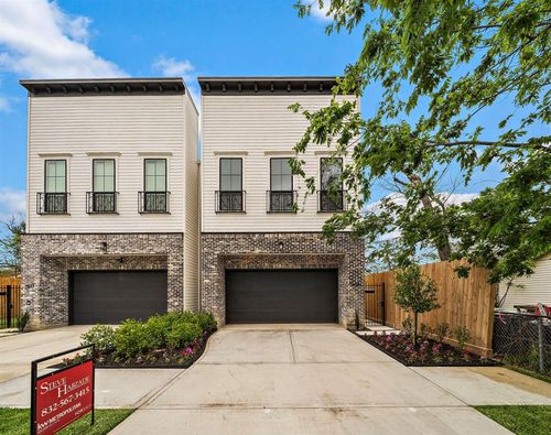 1435 Laird St, Houston, TX, 77008-3741 | Card Image