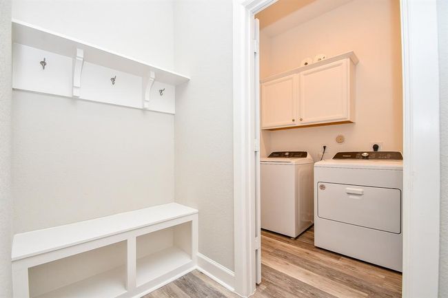 mudroom off laundry room | Image 29