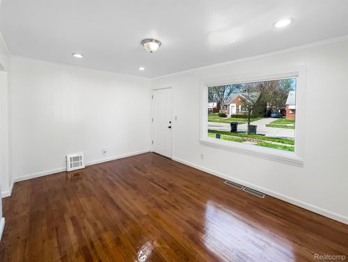 20612 Kingsville St, Detroit, MI, 48225-2222 | Card Image