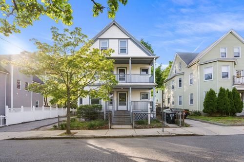 29 Victoria St, Somerville, MA, 02144-1713 | Card Image