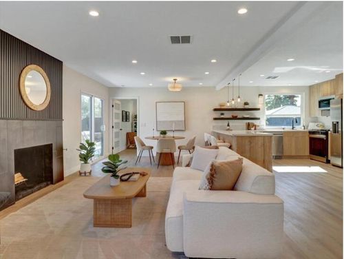 670 S Highland Dr, Palm Springs, CA, 92264-1018 | Card Image