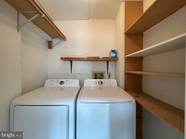 321 Harrison St Se, Townhouse with 2 bedrooms, 2 bathrooms and null parking in LEESBURG VA | Image 4