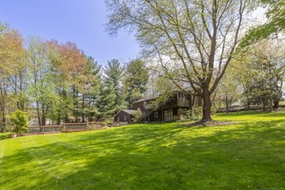 Large open backyard ! | Image 3