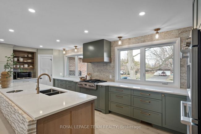 1056 Heenan Terr, House other with 4 bedrooms, 4 bathrooms and 6 parking in Manotick ON | Image 7