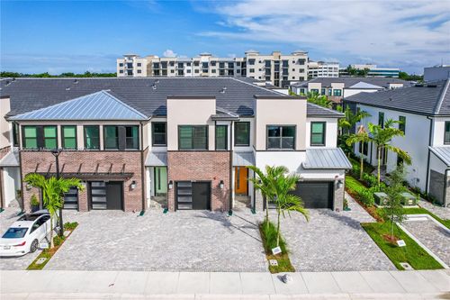 8356 Nw 7th Pl, Plantation, FL, 33324-1225 | Card Image