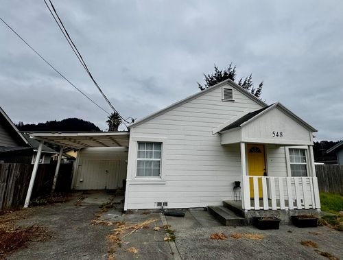 548 2nd Ave, Rio Dell, CA, 95562-1530 | Card Image