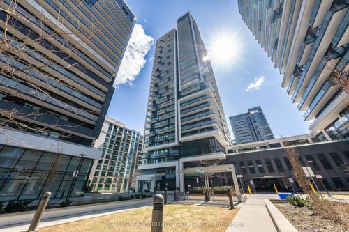 802-105 Oneida Cres, Richmond Hill, ON, L4B0H6 | Card Image