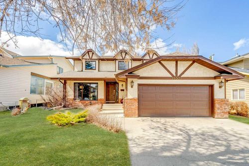 16527 Sunhaven Road Se, Home with 4 bedrooms, 2 bathrooms and 4 parking in Calgary AB | Card Image