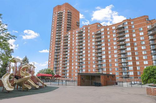 426-426 Harmon Cove Tower, Secaucus, NJ, 07094-1731 | Card Image