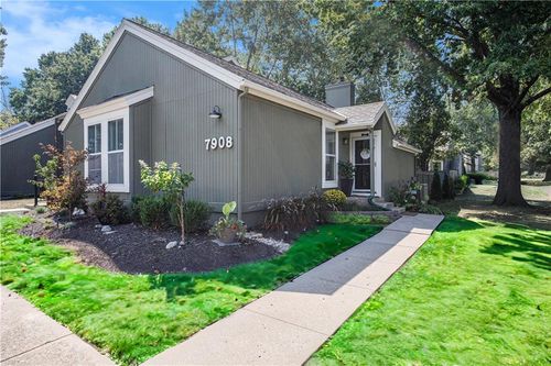 7908 Colony Ln, Lenexa, KS, 66215-2715 | Card Image