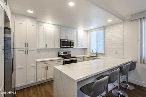 6936 E 3rd St, Scottsdale, AZ, 85251-5501 | Card Image