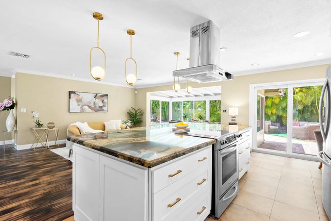 8 Ne 29 Th St, House other with 3 bedrooms, 2 bathrooms and null parking in Wilton Manors FL | Image 10
