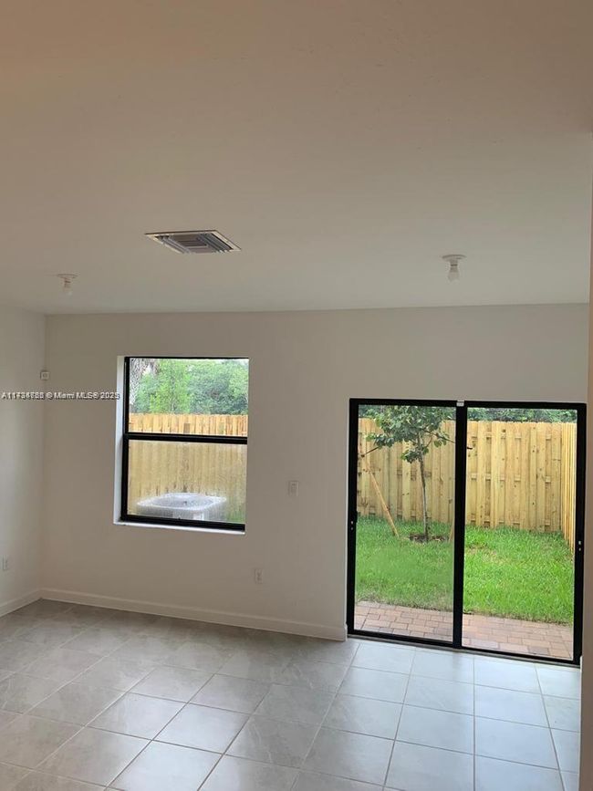 0 - 9981 Sw 228 Th Ter, Townhouse with 3 bedrooms, 3 bathrooms and null parking in Miami FL | Image 5