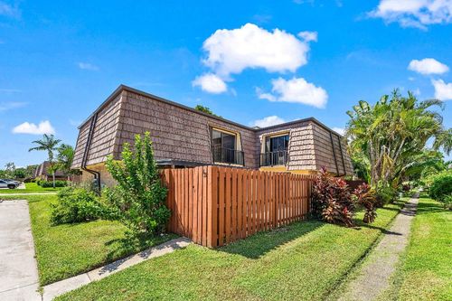 632 Springdale Cir, Palm Springs, FL, 33461-1534 | Card Image