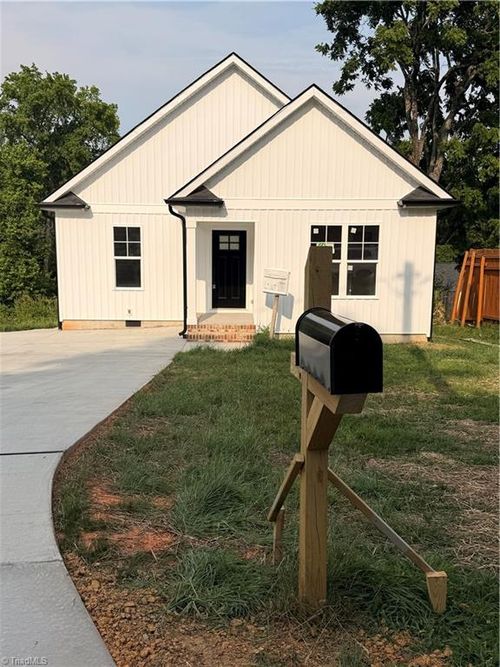 1313 Kearns Aly, High Point, NC, 27260-7607 | Card Image