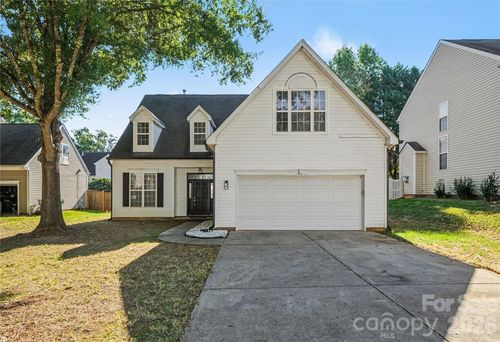 8030 Shiny Meadow Ln, Charlotte, NC, 28215-5068 | Card Image