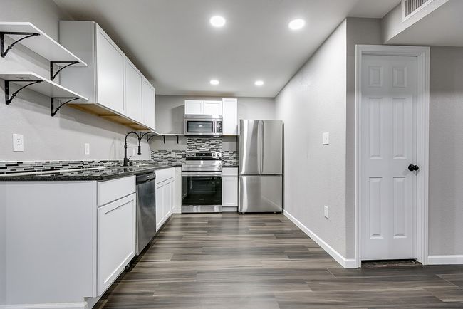Kitchen | Image 16