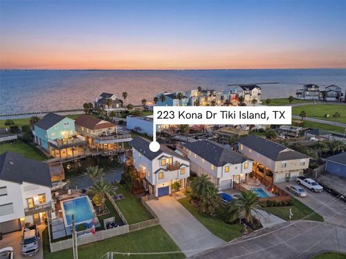 223 Kona Dr, Tiki Island, TX, 77554-8625 | Card Image
