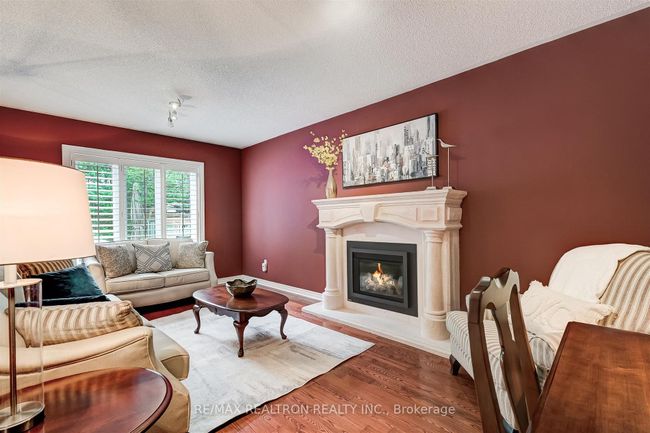 803 Exceller Cir, House other with 4 bedrooms, 3 bathrooms and 9 parking in Newmarket ON | Image 16