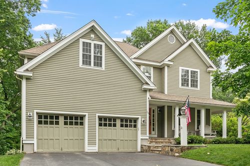 10 Londonderry Ln, Georgetown, MA, 01833-2312 | Card Image
