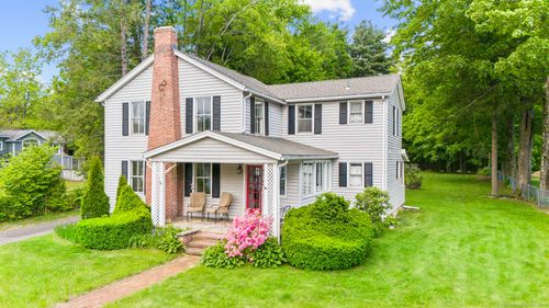 84 New Rd, Avon, CT, 06001-3108 | Card Image