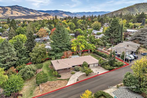 1094 Linda Ave, Ashland, OR, 97520-3544 | Card Image