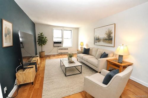 3c-491 Riverdale Ave, Yonkers, NY, 10705-3572 | Card Image