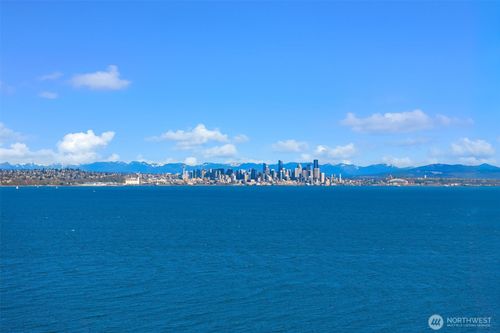 7268 Madrona Dr Ne, Bainbridge Island, WA, 98110-3934 | Card Image