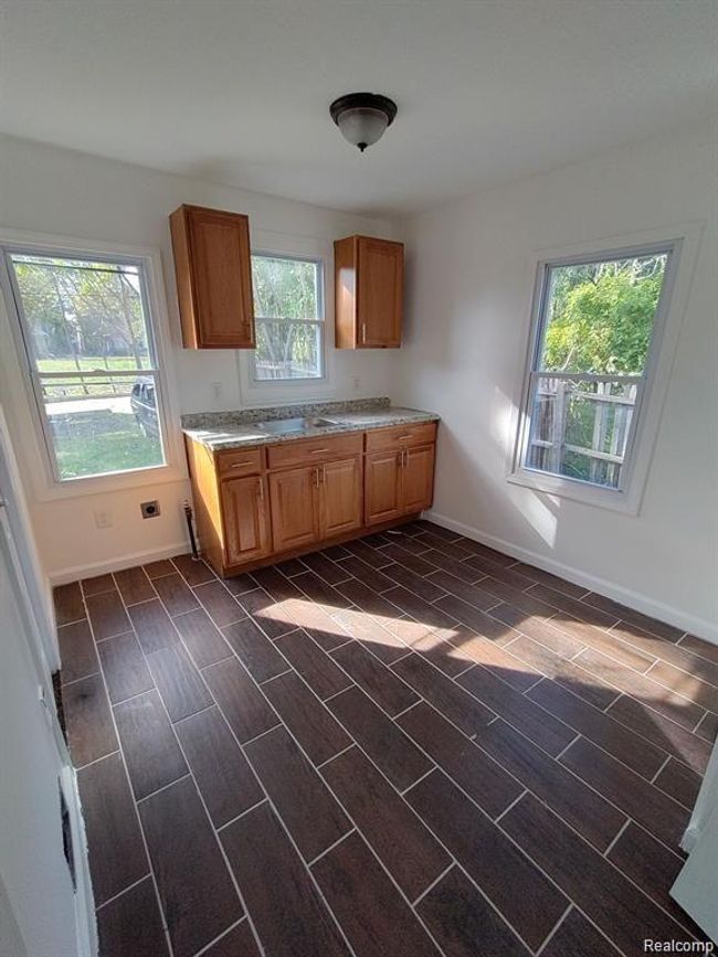 20119 Carrie St, House other with 2 bedrooms, 1 bathrooms and null parking in Detroit MI | Image 10