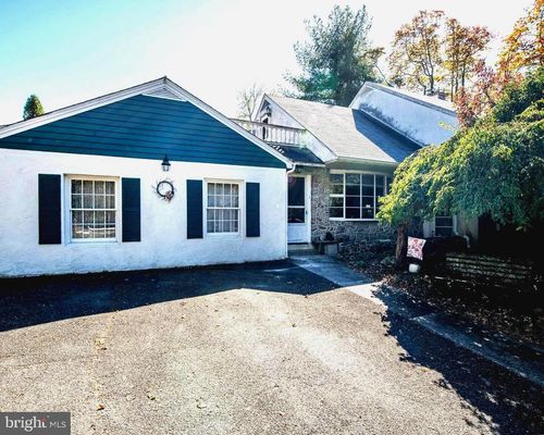 1822 Detweiler Rd, POTTSTOWN, PA, 19464-1517 | Card Image
