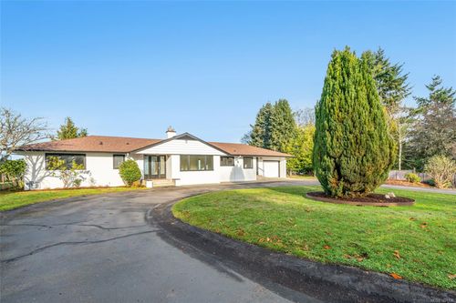 441 Memorial Ave, Qualicum Beach, BC, V9K1G8 | Card Image