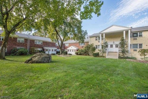 129 Regency Park, Ramsey, NJ, 07446 | Card Image