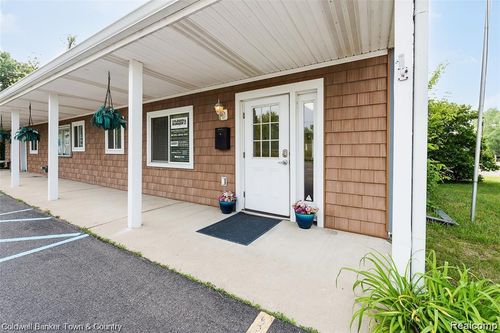 4780 E M 36, Pinckney, MI, 48169-9383 | Card Image