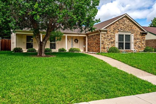 2813 Naples Dr, Garland, TX, 75040-4277 | Card Image