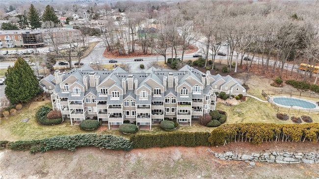 APT-5 - 400 Meshanticut Valley Pkwy, Condo with 2 bedrooms, 3 bathrooms and 2 parking in Cranston RI | Image 43