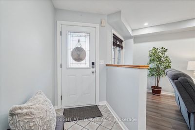 38 Greengrove Way, Condo with 3 bedrooms, 4 bathrooms and 2 parking in Whitby ON | Image 3