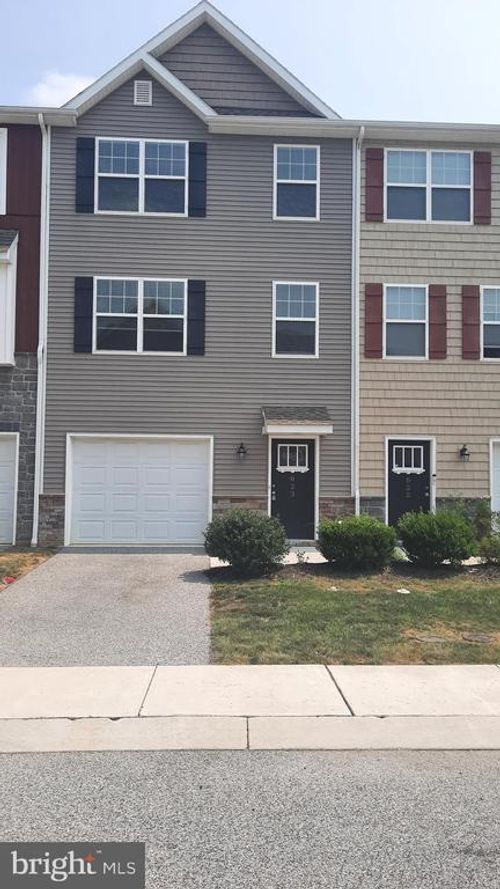 823 Admirals Quay Dr, MECHANICSBURG, PA, 17050-2766 | Card Image