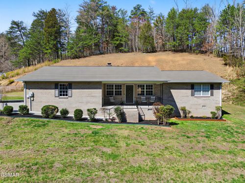 786 Pine Mountain Road, Pigeon Forge, TN, 37863 | Card Image
