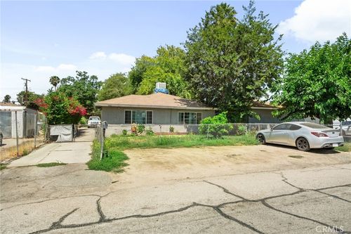 7032 Dwight Way, San Bernardino, CA, 92404-6308 | Card Image