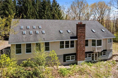 310 Hart Rd, Guilford, CT, 06437-1173 | Card Image