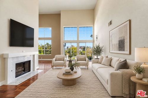 phc-100 N Wetherly Dr, Los Angeles, CA, 90048 | Card Image