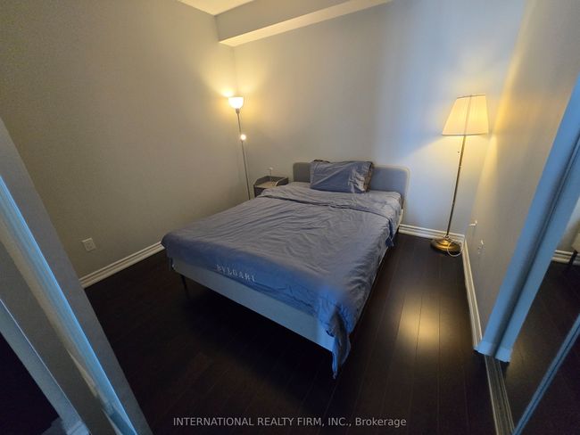 3404 - 386 Yonge St, Condo with 2 bedrooms, 2 bathrooms and null parking in Toronto ON | Image 4