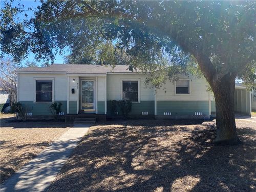 829 E Hoffman Ave, Kingsville, TX, 78363-6328 | Card Image