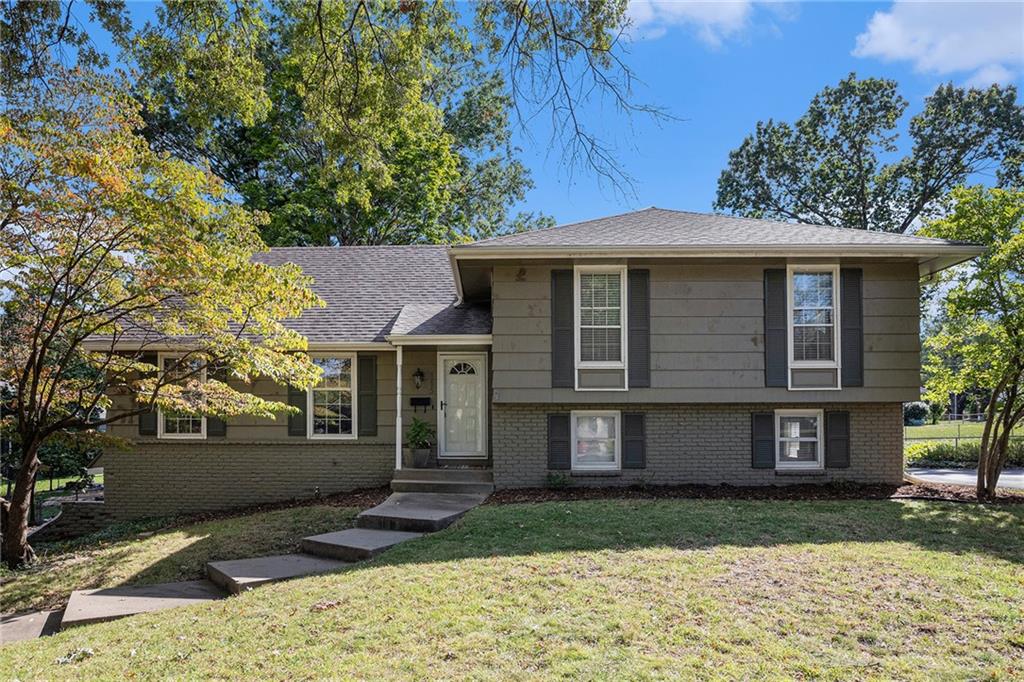 115th St, Kansas City, MO 64114